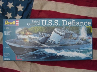 Revell 05008 U.S.S.DEFIANCE    1:131